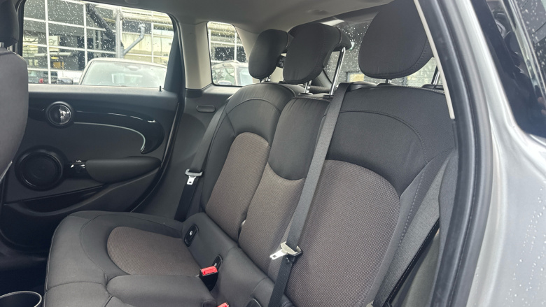 MINI Hatchback 1.5 Cooper Classic Premium 5dr Auto Petrol Hatchback